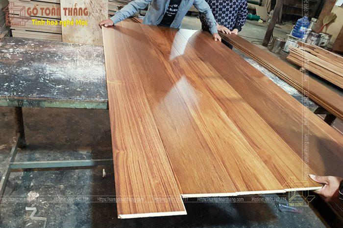 Sàn gỗ Kỹ thuật Teak Myanmar được lựa chọn bề mặt khá kỹ càng