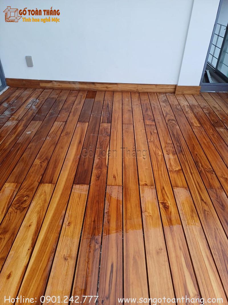 Sàn gỗ Teak ngoài trời nhập khẩu Lào
