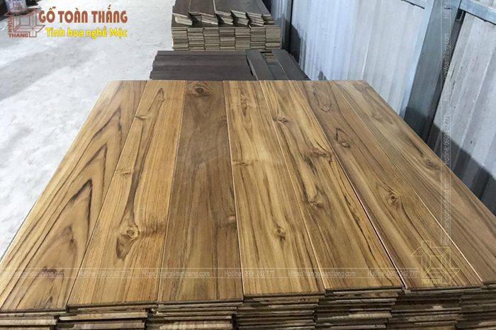 Sàn gỗ Teak (Giá Tỵ): Phân loại và báo giá mới năm 2026 3 Sàn gỗ Teak vân rất đẹp
