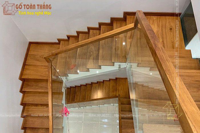 Cầu thang gỗ Gõ đỏ Nam Phi 3 Cầu thang gỗ Gõ đỏ Nam Phi - Ảnh 3