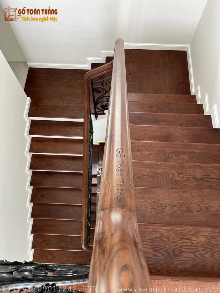 Sử dụng Cầu thang gỗ Sồi góp phần bảo vệ môi trường rừng tự nhiên