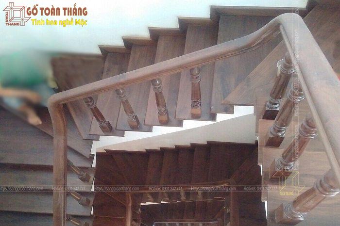 Cầu thang gỗ Óc Chó (Walnut) 10 Cầu thang gỗ Óc Chó (Walnut) - Ảnh 10