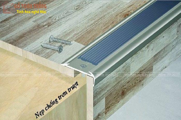 Sàn nhựa ốp cầu thang 2 Sàn nhựa ốp cầu thang - Ảnh 2