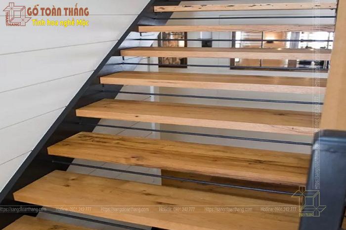 Cầu thang gỗ Tần Bì (Ash) 1 Cầu thang gỗ Tần Bì (Ash)