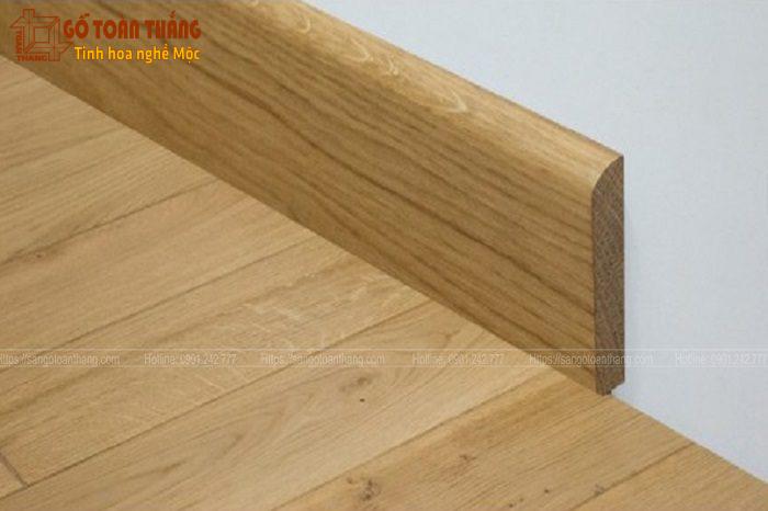 Len chân tường gỗ tự nhiên Sồi