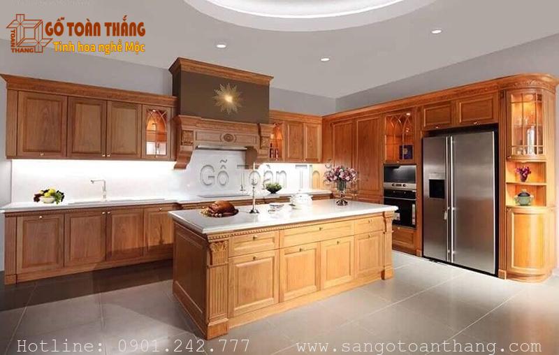 Tủ bếp gỗ Sồi theo phong cách tân cổ điển