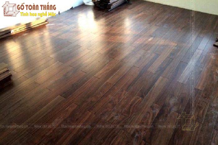 Sàn gỗ Chiu Liu Gò Vấp - Nhà A Tú - Dương Quang Hàm 2 Các mối ghép giữa những thanh ván được thực hiện rất kỹ lưỡng