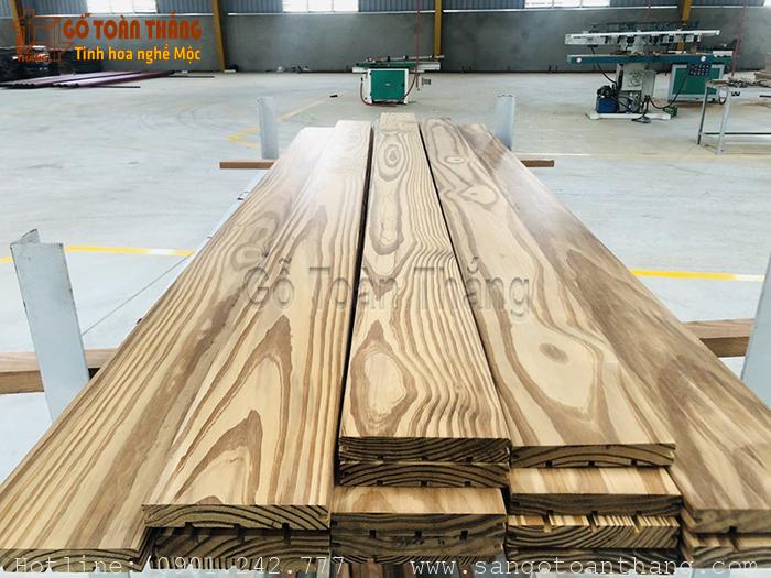 Sàn gỗ ban công: 21+ Cách trang trí đẹp, tối ưu không gian 5 Sàn gỗ tự nhiên ban công ngoài trời