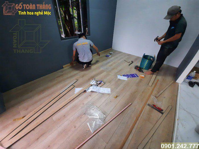 Khi đã quen với việc thi công thì việc lắp sàn gỗ trở nên đơn giản