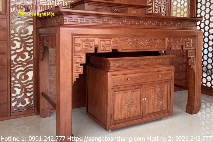 Với lợi thế về màu sắc, hương thơm và độ bền của gỗ, bàn thờ gỗ hương đá luôn là một sản phẩm rất được yêu thích