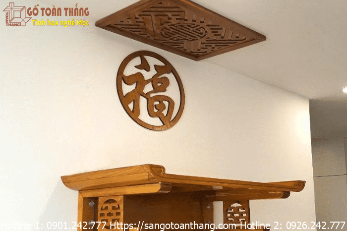 Mẫu trang thờ treo tường gỗ Liu Chiu đẹp, hợp phong thủy