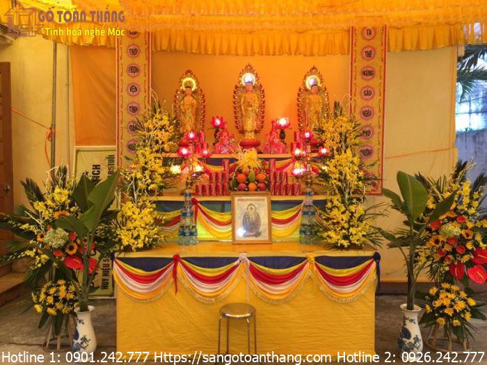 Lập bàn thờ Phật trong đám tang nhằm cầu mong cho vong hồn của người đã khuất được đức Phật dẫn lối