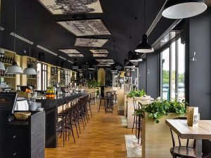 sàn nhựa quán cà phê