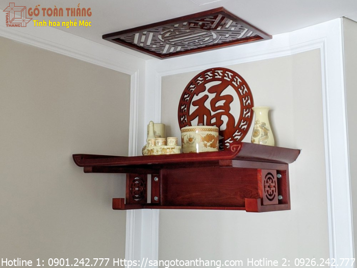 Trang thờ Phật treo tường làm từ gỗ Hương cao cấp