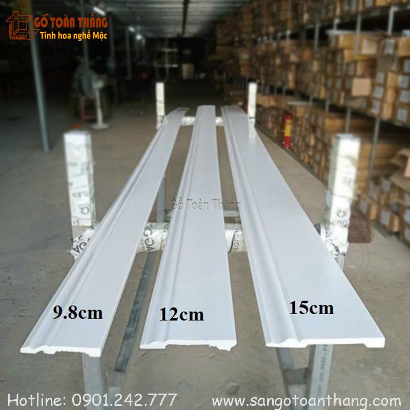 Len chân tường nhựa màu trắng hiện nay được sử dụng rất nhiều trong các phong cách thiết kế