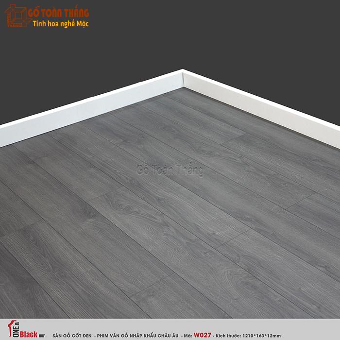 Sàn gỗ One Black cốt đen 12mm W027 1 Sàn gỗ One Black cốt đen 12mm W027