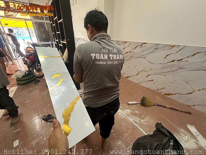 05+ Mẫu tấm PVC vân đá dát vàng đẹp, cao cấp năm 2025 2