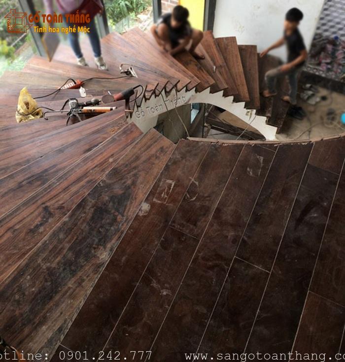 Nói về độ cứng chắc thì không có loại nào bằng gỗ Chiu liu Lào