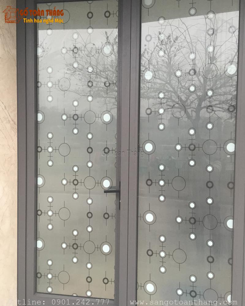 Decal kính mờ hoa văn