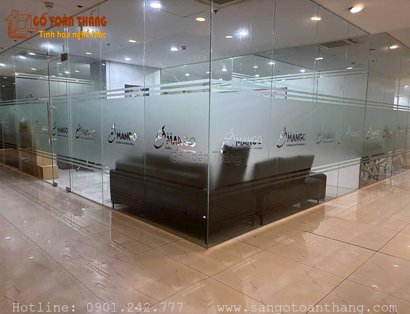 Mẫu Decal dán kính đẹp công trình 03