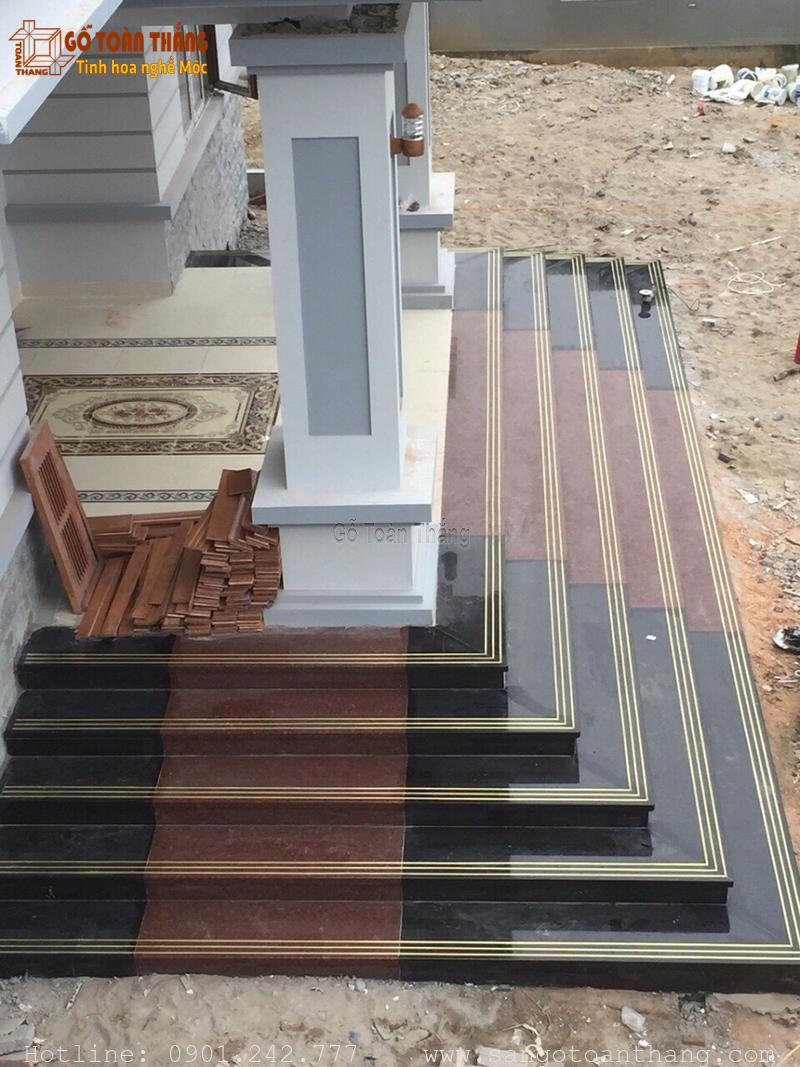 Nẹp đồng chống trượt ứng dụng cho bậc vào nhà Villa