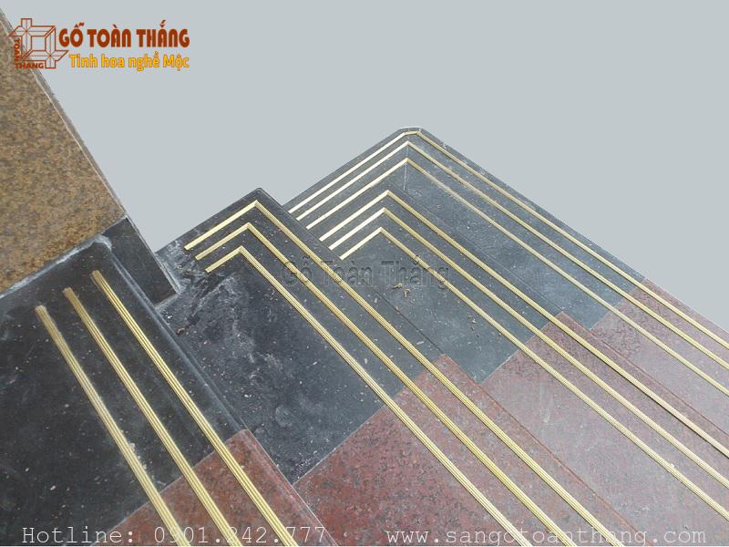 Nẹp đồng chống trượt chạy 3 line cho bậc tam cấp