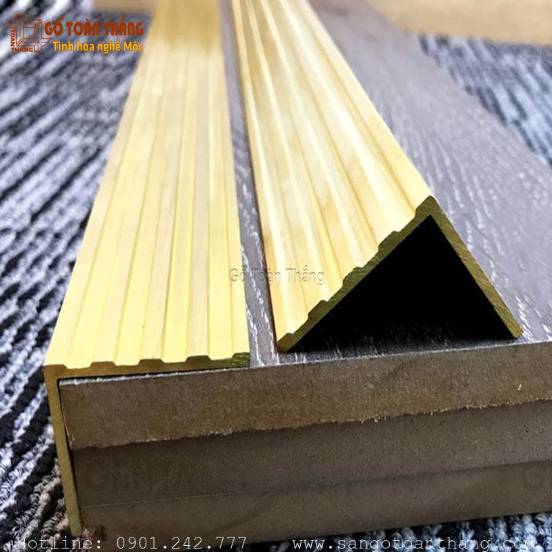 Nẹp đồng chữ V mặt gân 1 Nẹp đồng chữ V mặt gân