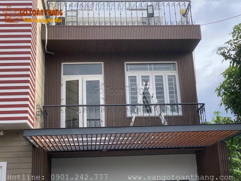 Mẫu trần ban công gỗ nhựa đẹp 09