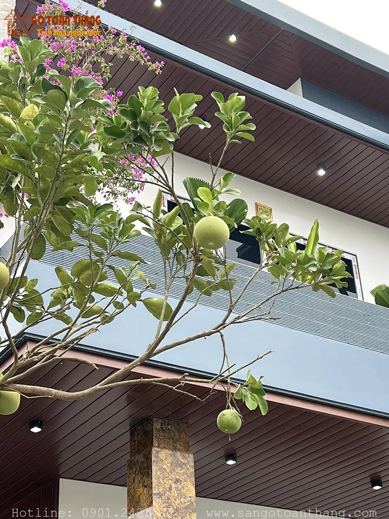 Mẫu trần ban công gỗ nhựa đẹp 19