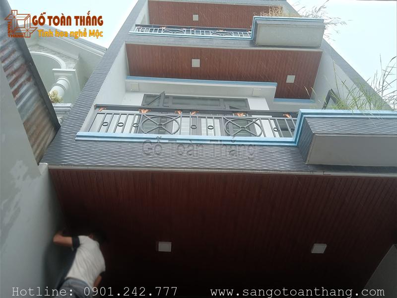 Mẫu trần ban công gỗ nhựa đẹp 18