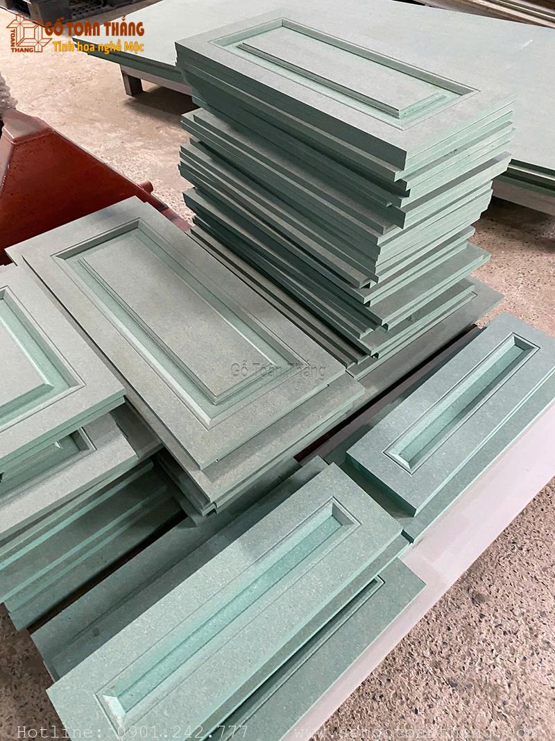 Tủ bếp sử dụng gỗ công nghiệp để sản xuất lắp đặt