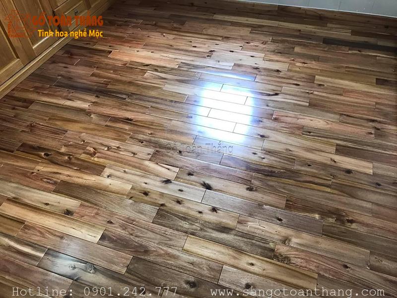 Sàn gỗ tràm tự nhiên khá nhiều mắt đen Sàn gỗ tràm tự nhiên khá nhiều mắt đen