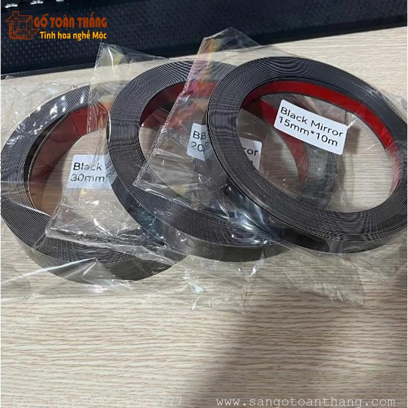 Nên chọn La inox có keo từ đơn vị uy tín