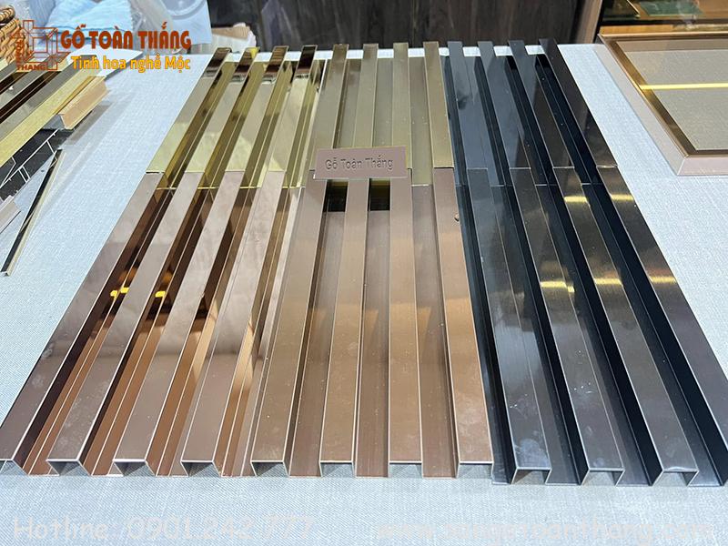 Giá lam sóng inox phụ thuộc vào nguyên liệu, số lượng và đơn vị cung cấp