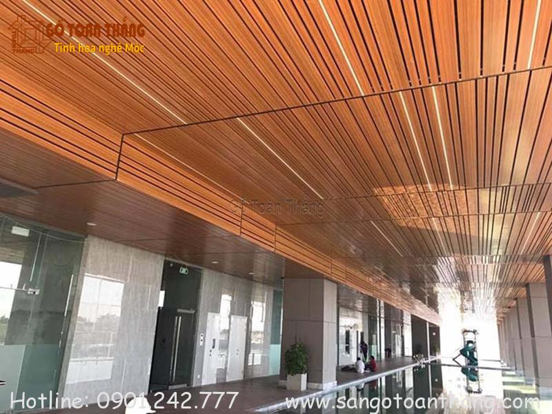 Mẫu trần nhôm giả vân gỗ đẹp 04