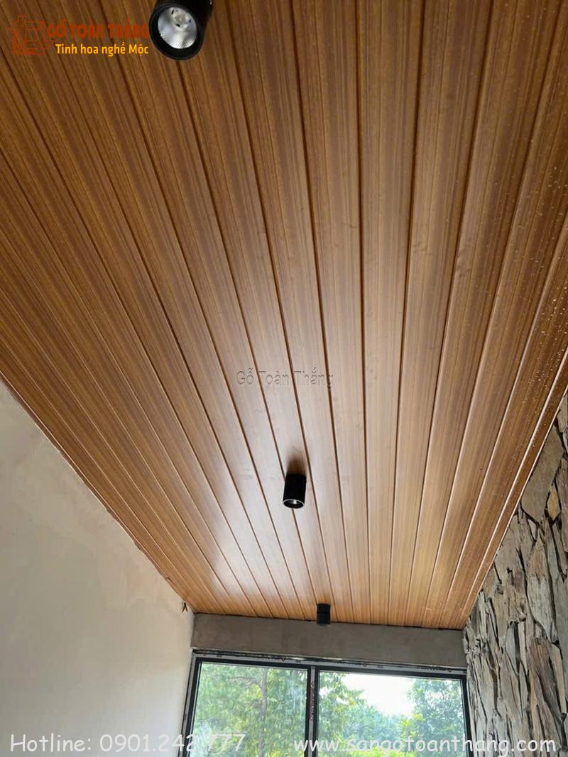 Mẫu trần nhôm giả vân gỗ đẹp 09