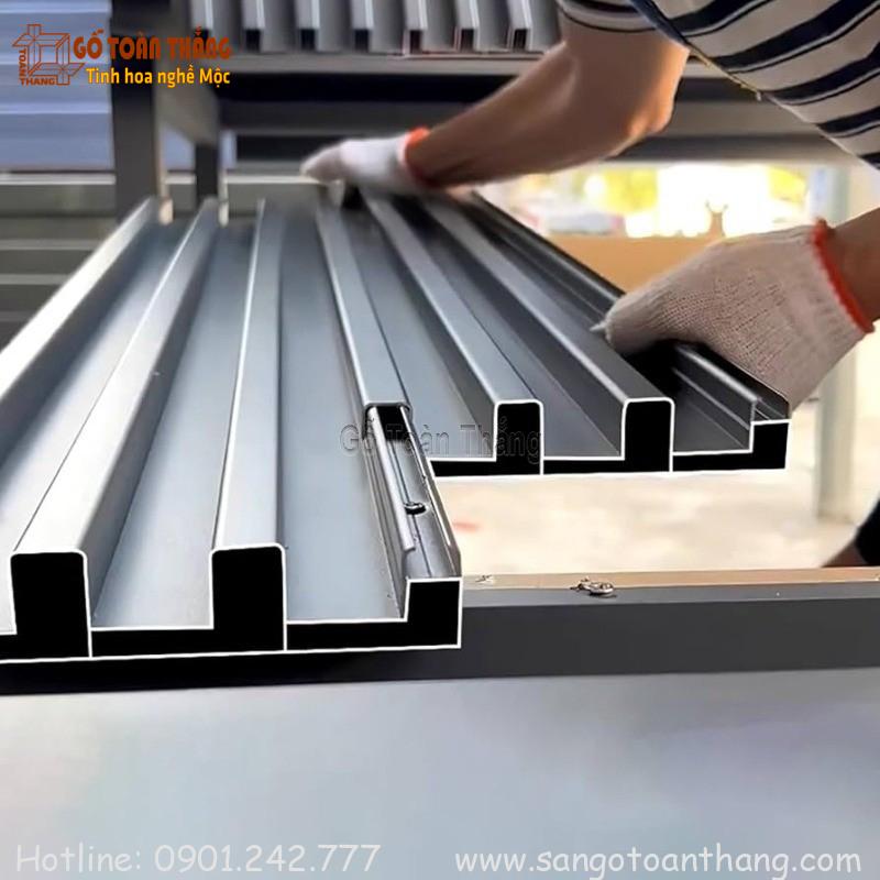 Thi công tấm lợp nhôm sóng khá dễ dàng