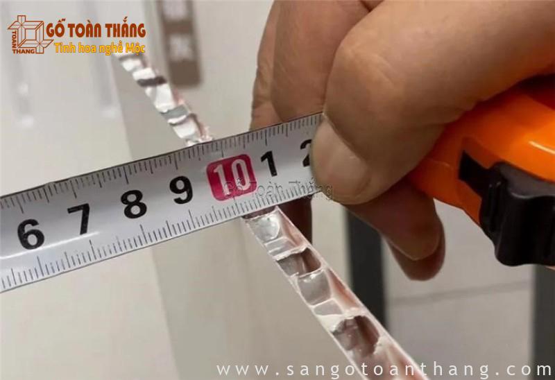 Trần nhôm tổ ong có khối lượng rất nhẹ Trần nhôm tổ ong có khối lượng rất nhẹ