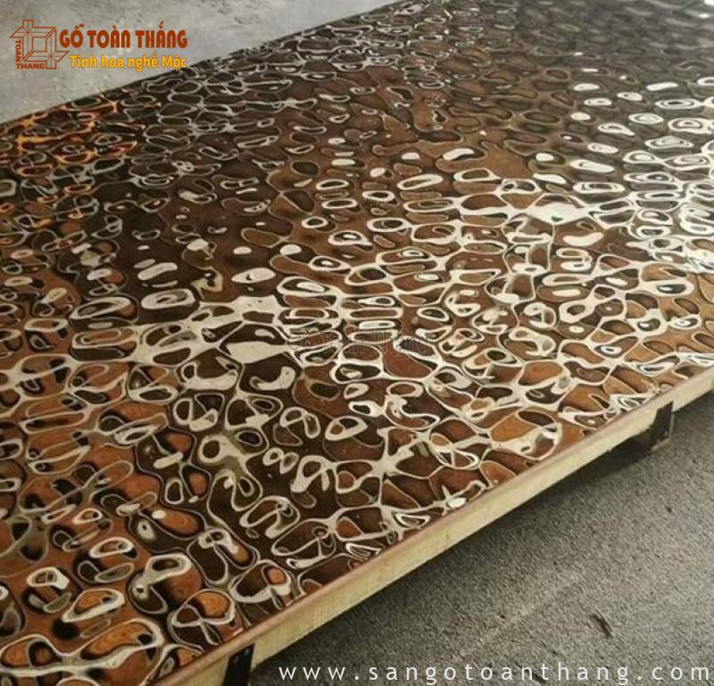 Tấm inox sóng nước 3D: Ưu điểm, Phân loại, Báo giá năm 2026 11 Tấm inox sóng nước màu hồng