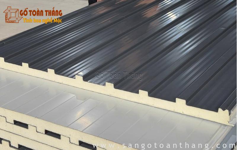 Mái panel cách nhiệt là hệ mái sử dụng tấm panel chuyên dụng